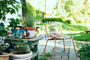 Eco-friendly decorating ideas for your outdoor space