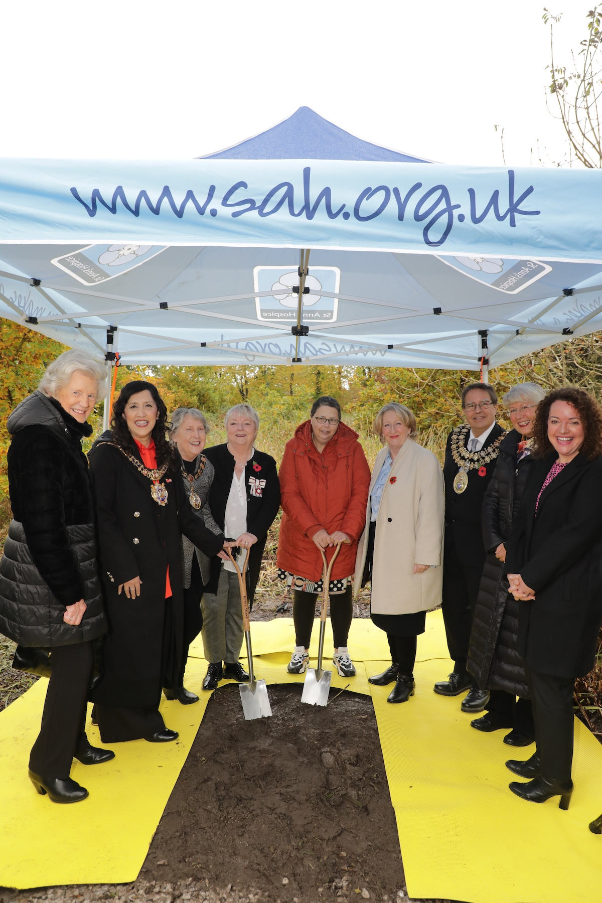 St Ann's Hospice spade in the ground