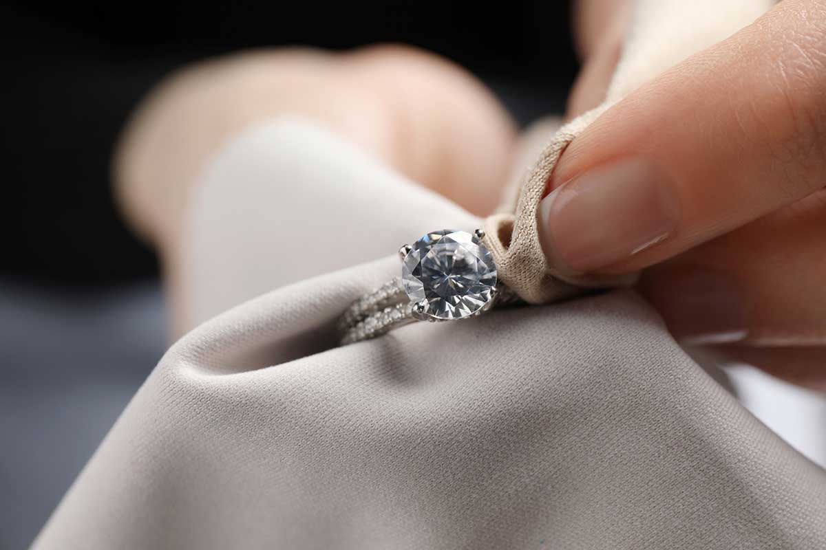 Round vs. Princess-Cut Diamonds: Which One Suits You?