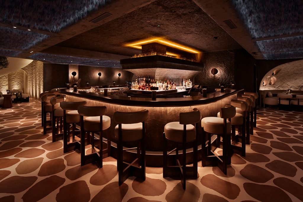 Fenix: A Mythic Midday Escape