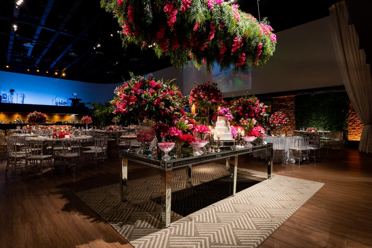 The Easiest Ways to Keep Guests Busy During Your Reception