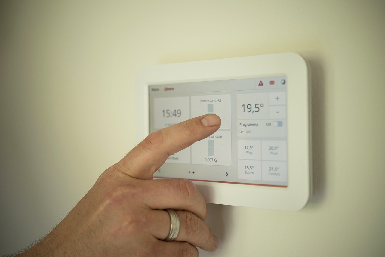 8 Practical Tips for Reducing Your Household Energy Bills