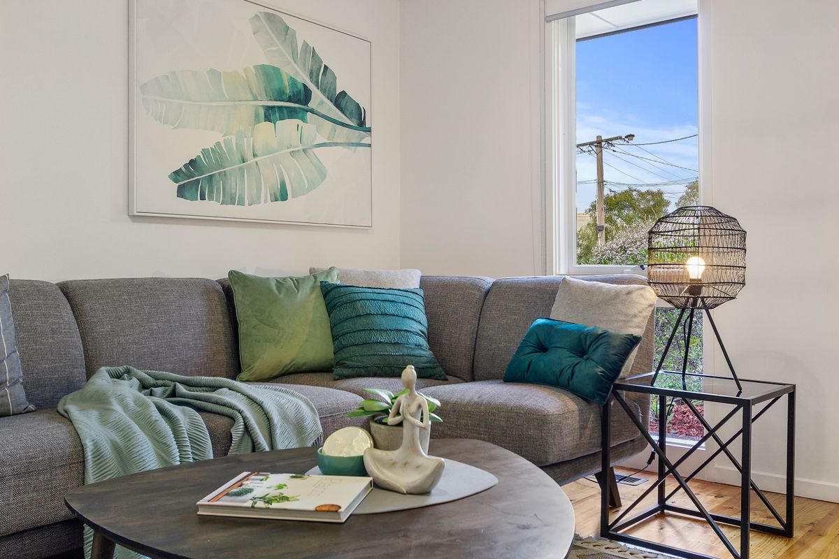 How to Brighten Your Lounge