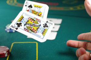 Online Card Games: A Look at Skill, Chance, and Strategy